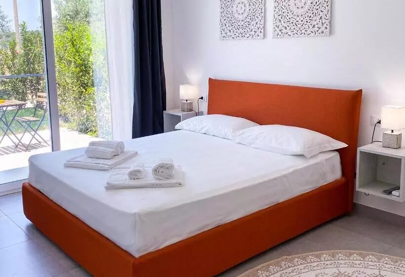 تختخواب و صبحانه Dimora Calauriia  Adults Only