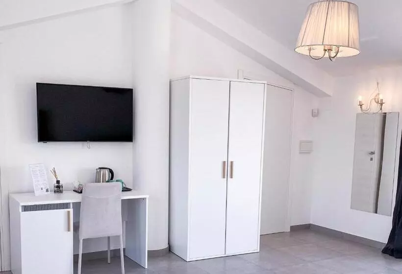 تختخواب و صبحانه Dimora Calauriia  Adults Only