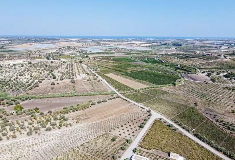 تختخواب و صبحانه Dimora Calauriia  Adults Only