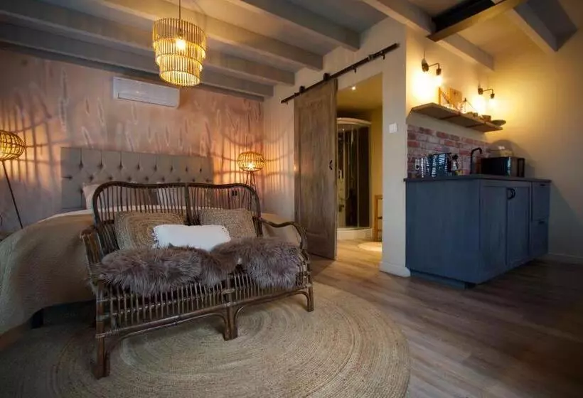 Bed & Breakfast Neeltje Soet