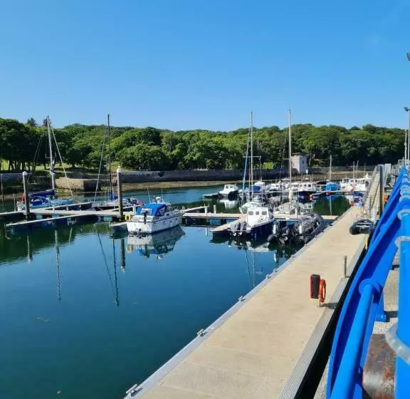 هتل کپسول No.8