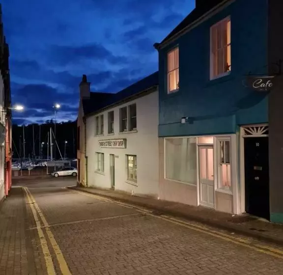 هتل کپسول No.8