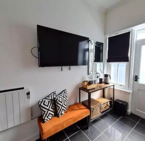 هتل کپسول No.8