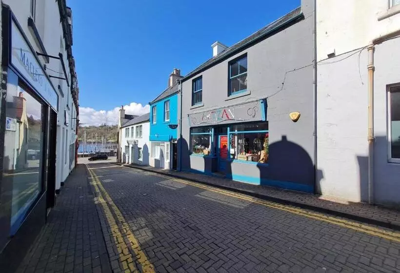 هتل کپسول No.8