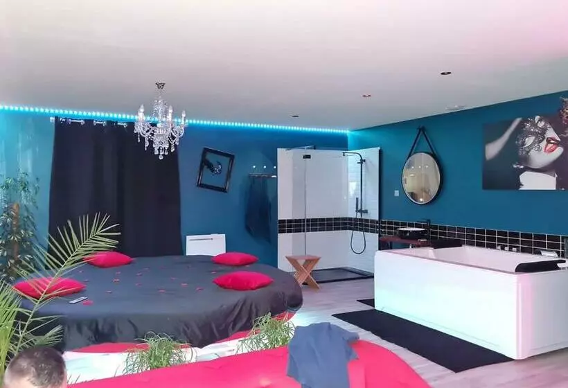 ペンション Nuit Insolite Room Love