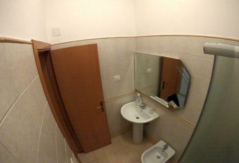 膳宿费 Mamma Loretta House