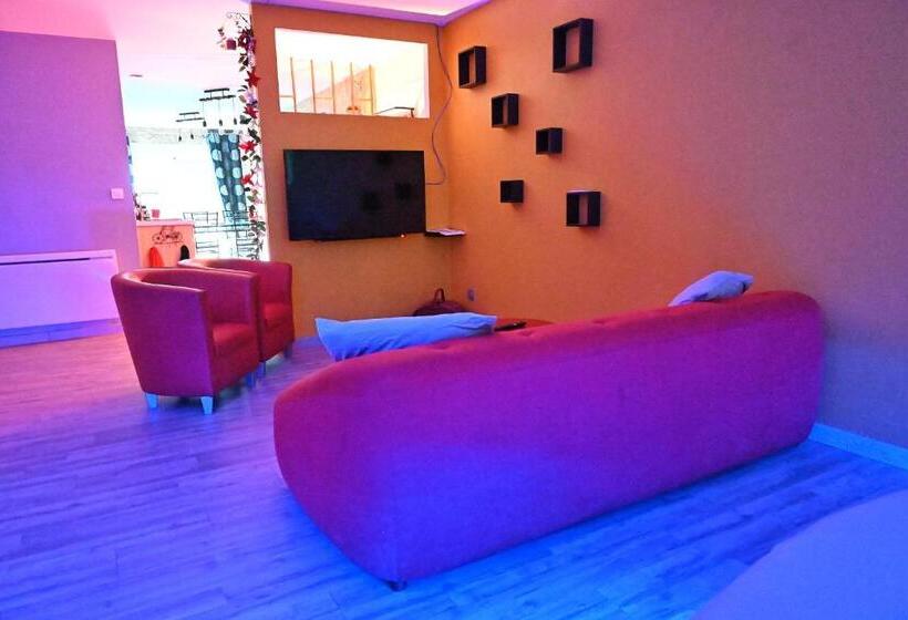 ペンション Nuit Insolite Room Love