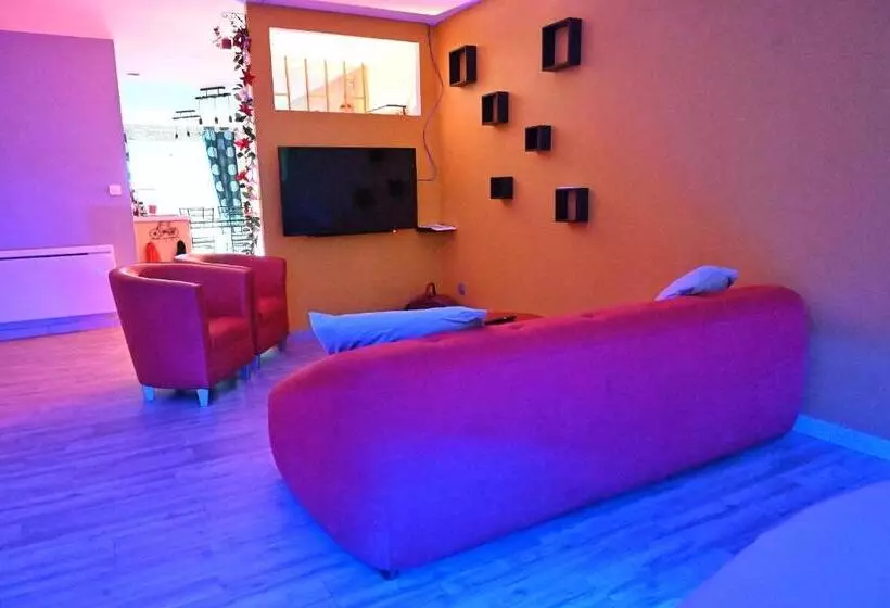ペンション Nuit Insolite Room Love