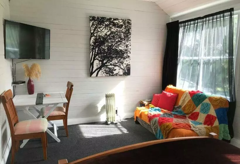 Majatalo Stump Cottage