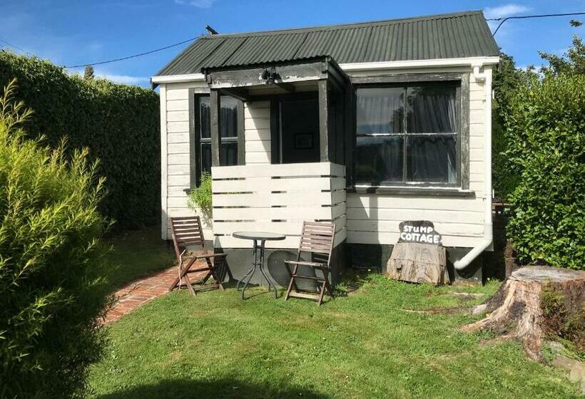 بنسيون Stump Cottage