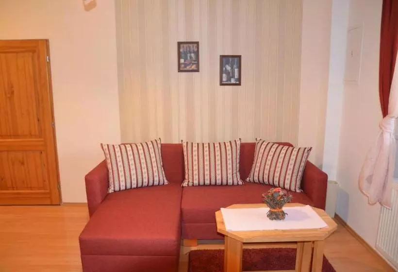 ペンション Vila Happy