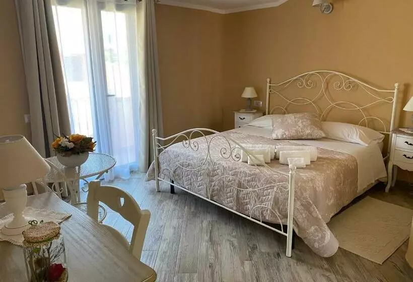 تختخواب و صبحانه La Soffitta Di Emmasofia