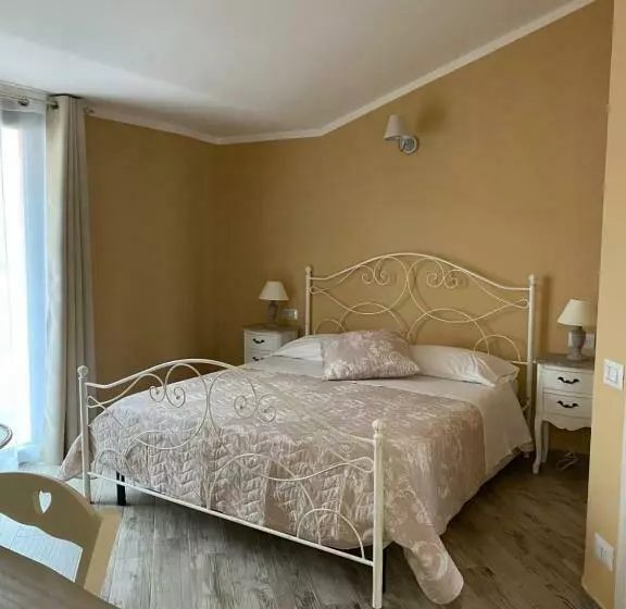 تختخواب و صبحانه La Soffitta Di Emmasofia