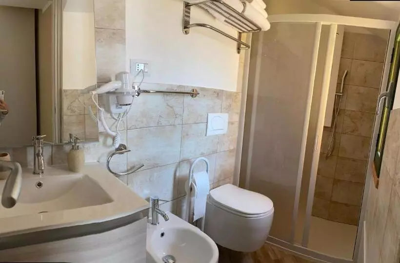 تختخواب و صبحانه La Soffitta Di Emmasofia