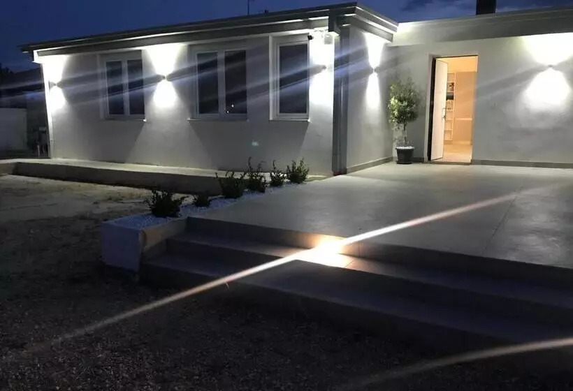 تختخواب و صبحانه Villa Tiche
