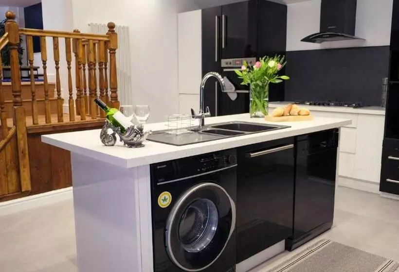 Hotel St Hildas Complex