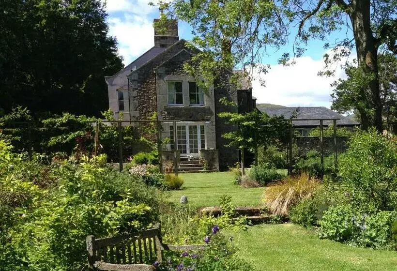 Ingram House Bed & Breakfast