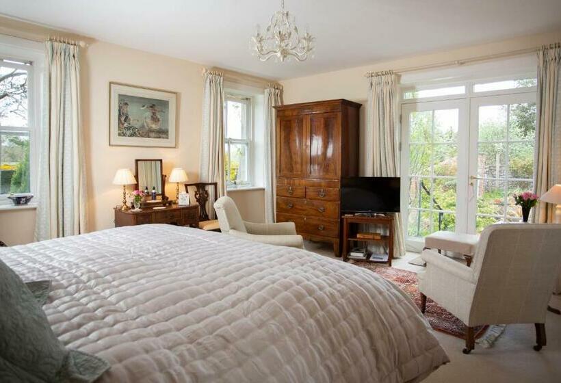 Ingram House Bed & Breakfast