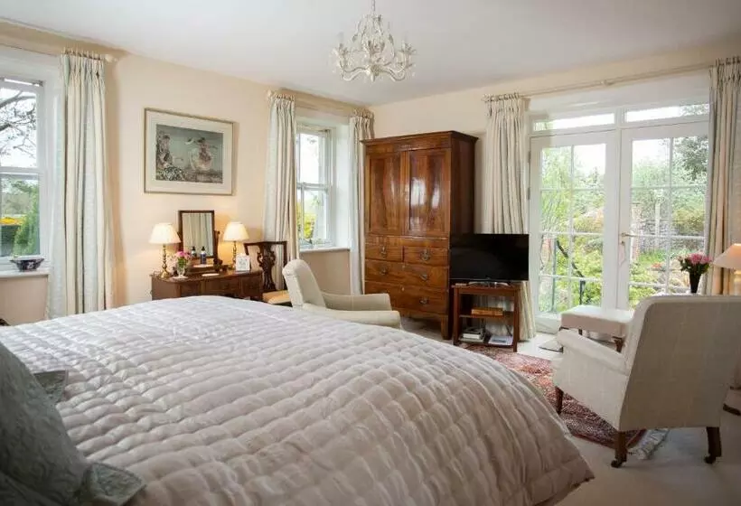 Ingram House Bed & Breakfast