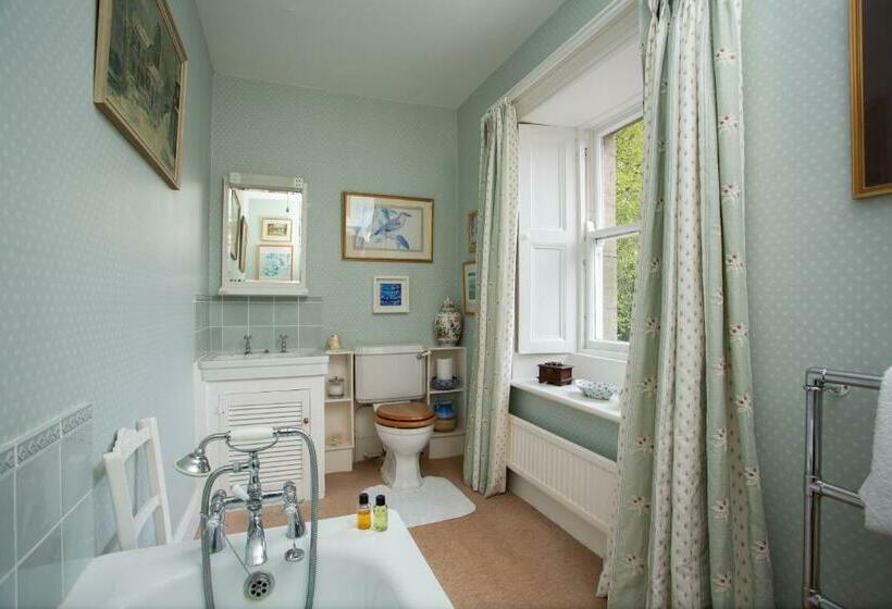 Ingram House Bed & Breakfast