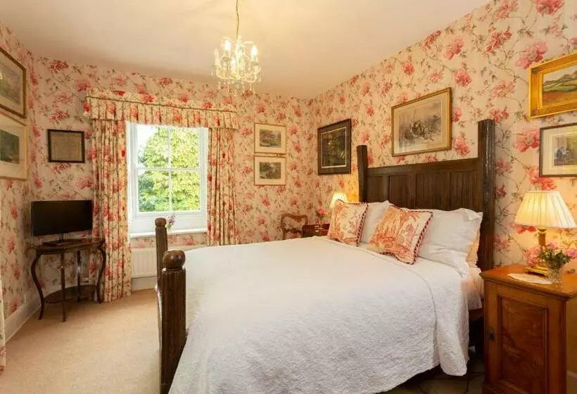 Ingram House Bed & Breakfast