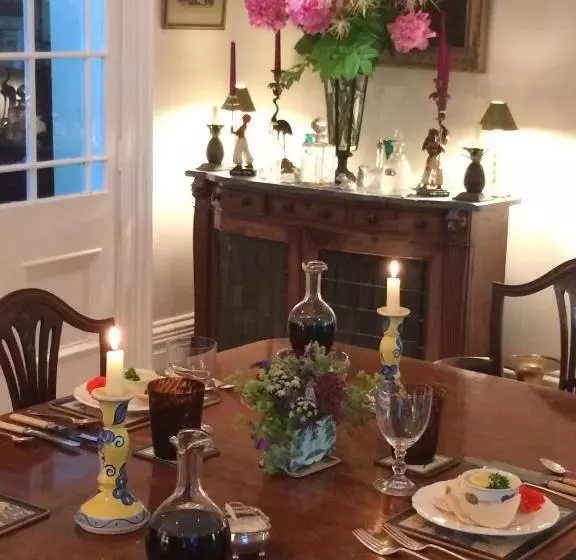 Ingram House Bed & Breakfast