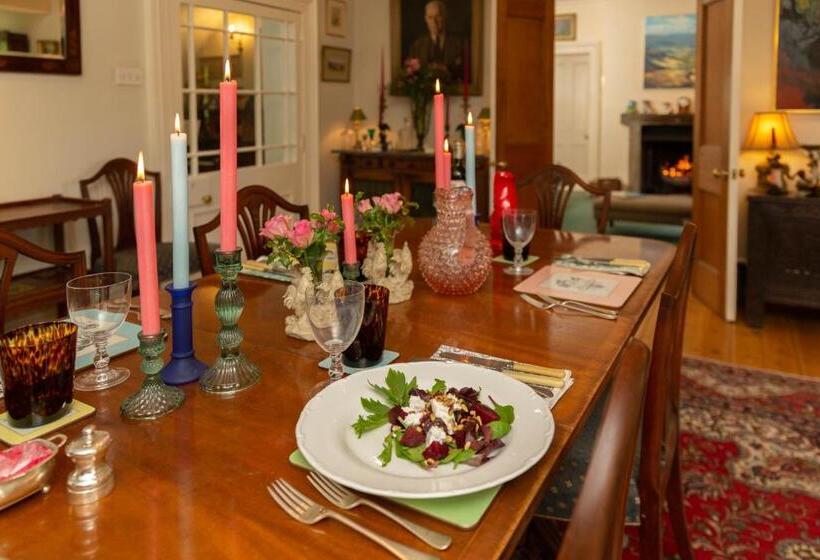 Ingram House Bed & Breakfast