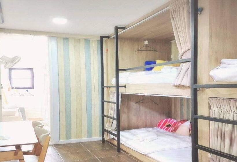 פנסיון Capital O 75422 Million Pillows