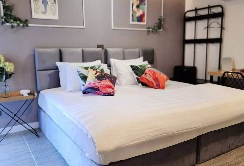 پانسیون Capital O 75422 Million Pillows