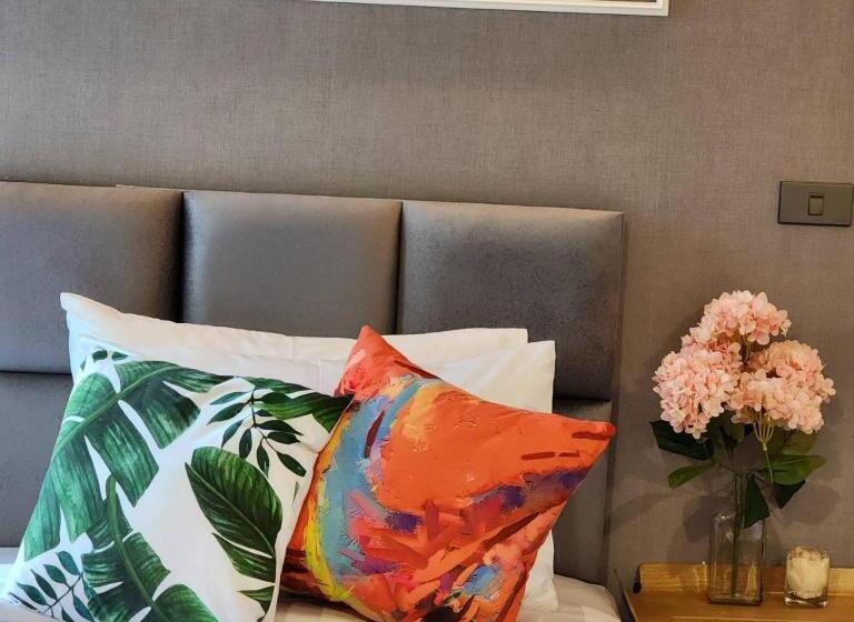 פנסיון Capital O 75422 Million Pillows