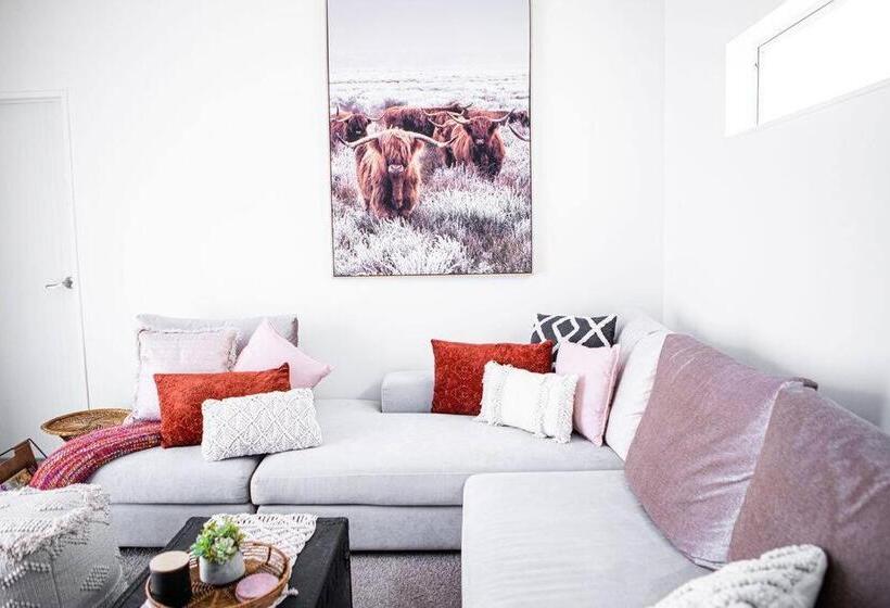 펜션 Rustling Oaks Nz Boho Pool House