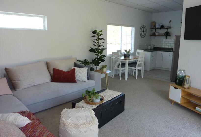 펜션 Rustling Oaks Nz Boho Pool House