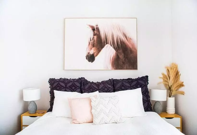 Majatalo Rustling Oaks Nz Boho Pool House