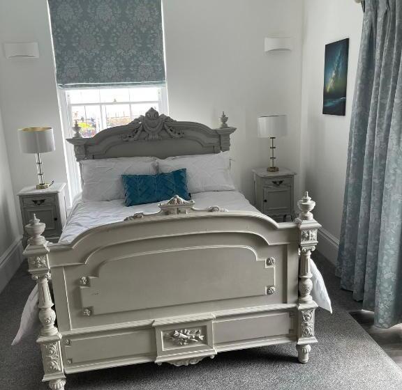 فندق صغير Master Accommodation Suite 2 Sea View With Balcony