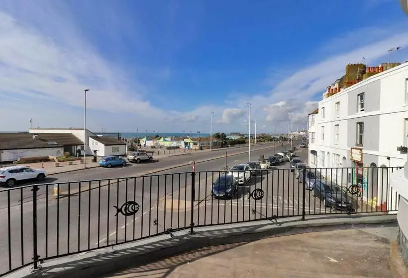 Retkeilymaja Master Accommodation Suite 2 Sea View With Balcony