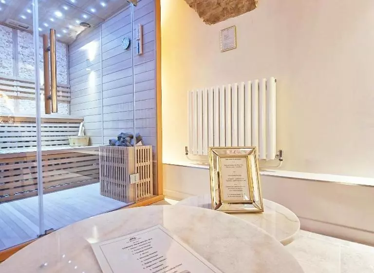 Aamiaismajoitus (B&B) La Dolce Vita Spa Privatif