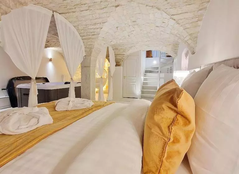 Aamiaismajoitus (B&B) La Dolce Vita Spa Privatif