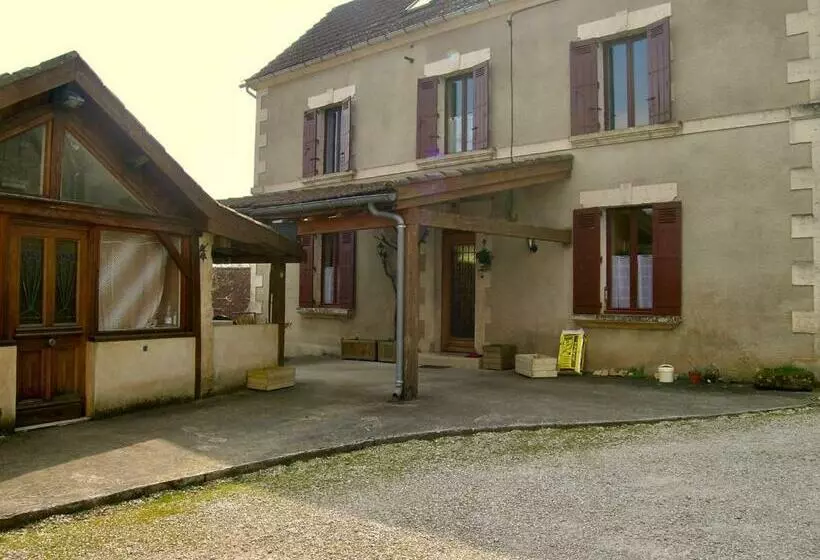 ベッドアンドブレックファースト La Grange Aux Roses