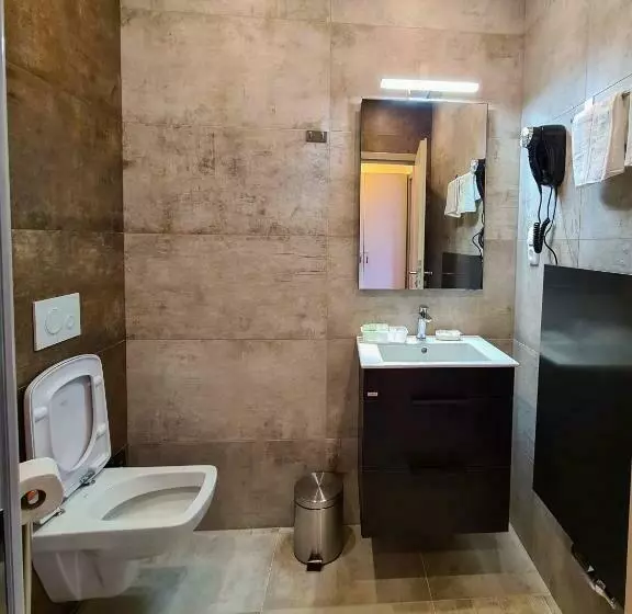 تختخواب و صبحانه Pension Berlin