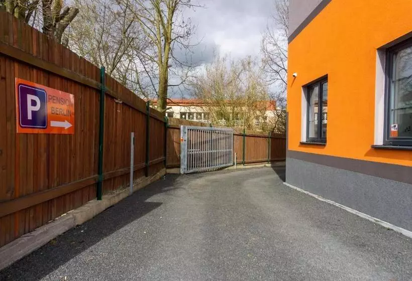 تختخواب و صبحانه Pension Berlin