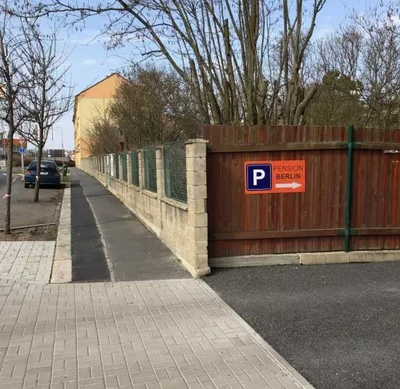 تختخواب و صبحانه Pension Berlin