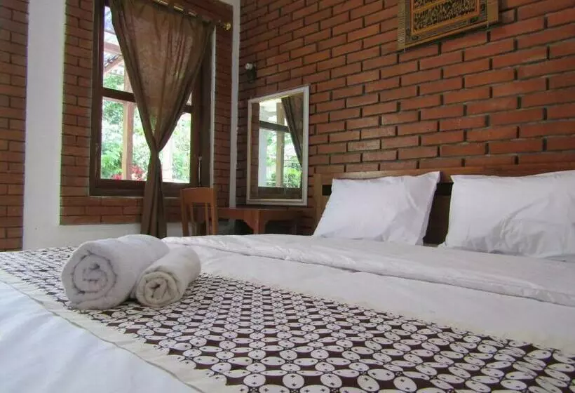 ホテル Penginapan Udin Syariah Bukit Rhema