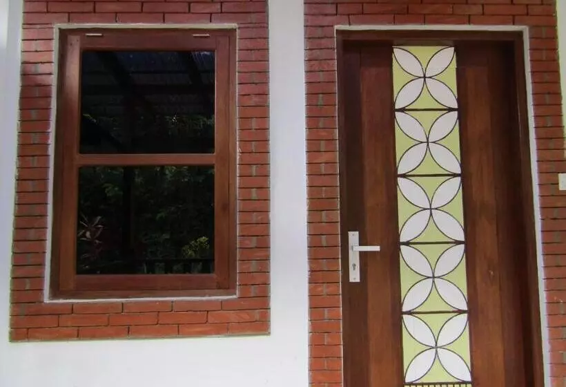 ホテル Penginapan Udin Syariah Bukit Rhema