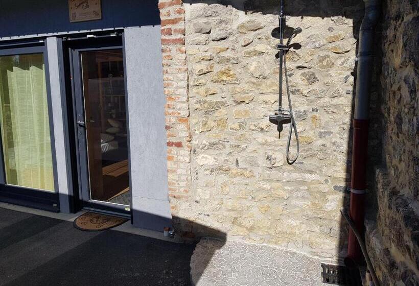 膳宿费 Duplex Swimming Cats