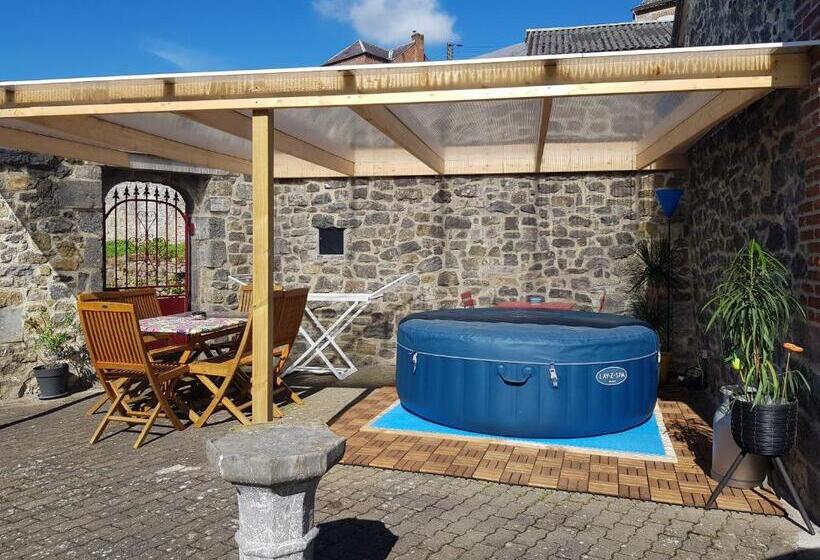 膳宿费 Duplex Swimming Cats