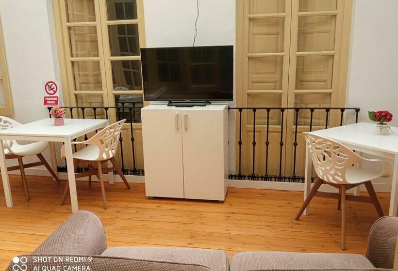 پانسیون Old Town