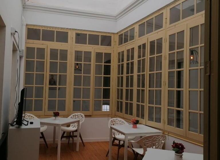 پانسیون Old Town