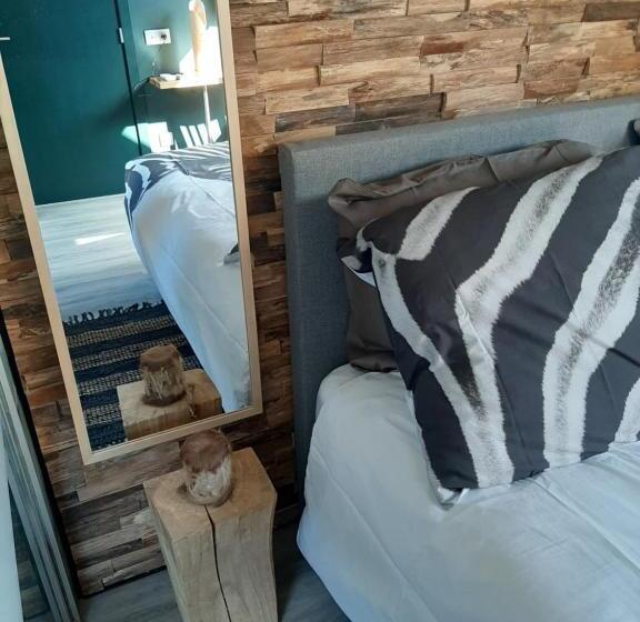 Bed and Breakfast Groot Genoegen   50 North   With Airco