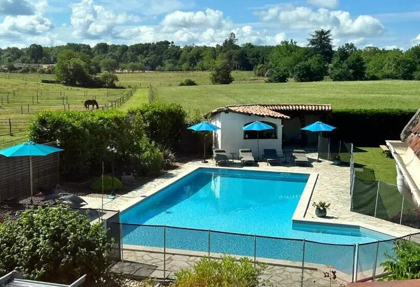 Aamiaismajoitus (B&B) Le Clos De Bourginel