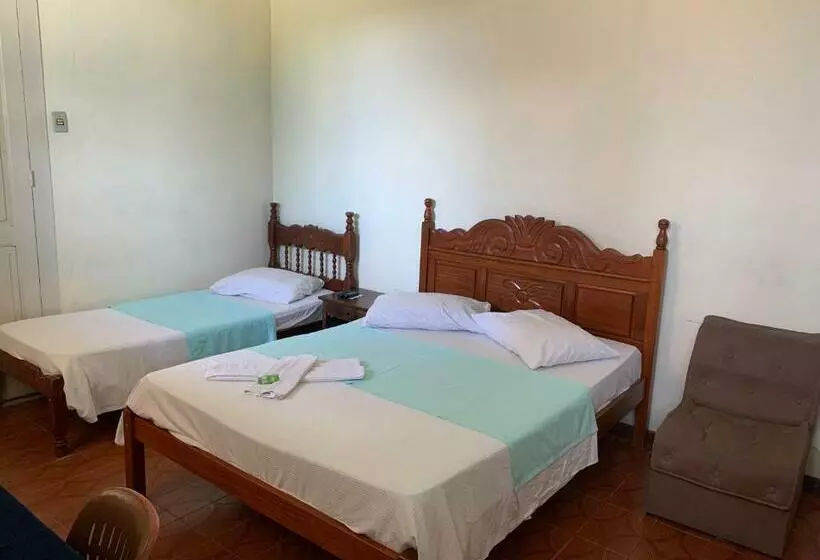 ホテル Valenciano